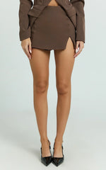 Larah Mini Skort - Mid Rise Leg Split Fitted Skort In Chocolate